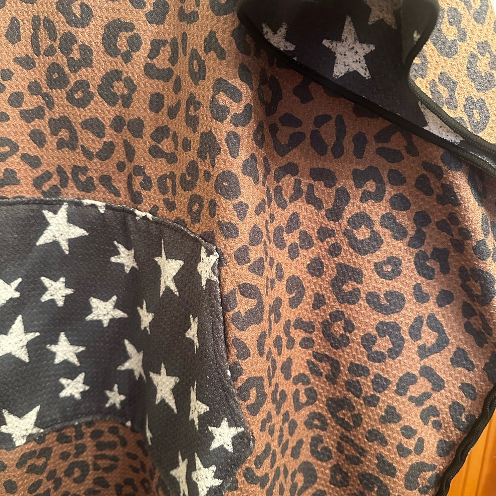 Crae hoodie poncho Leopard Print Poncho with Star Pocket REVERSIBLE - Picture 2 of 7